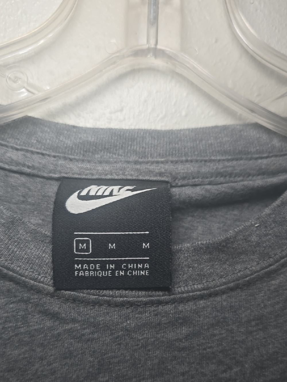 Nike Icon Clash City Size Med Womens Top Gray Woven Patches Long Sleeve Shirt - Picture 3 of 3